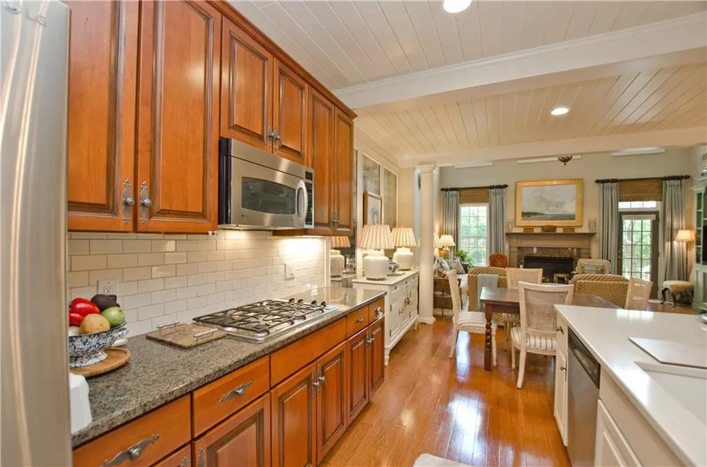 188 Mystic Court, Atlanta, Georgia 30342, 3 Bedrooms Bedrooms, ,3 BathroomsBathrooms,Residential,Sold,188 Mystic Court,7209655