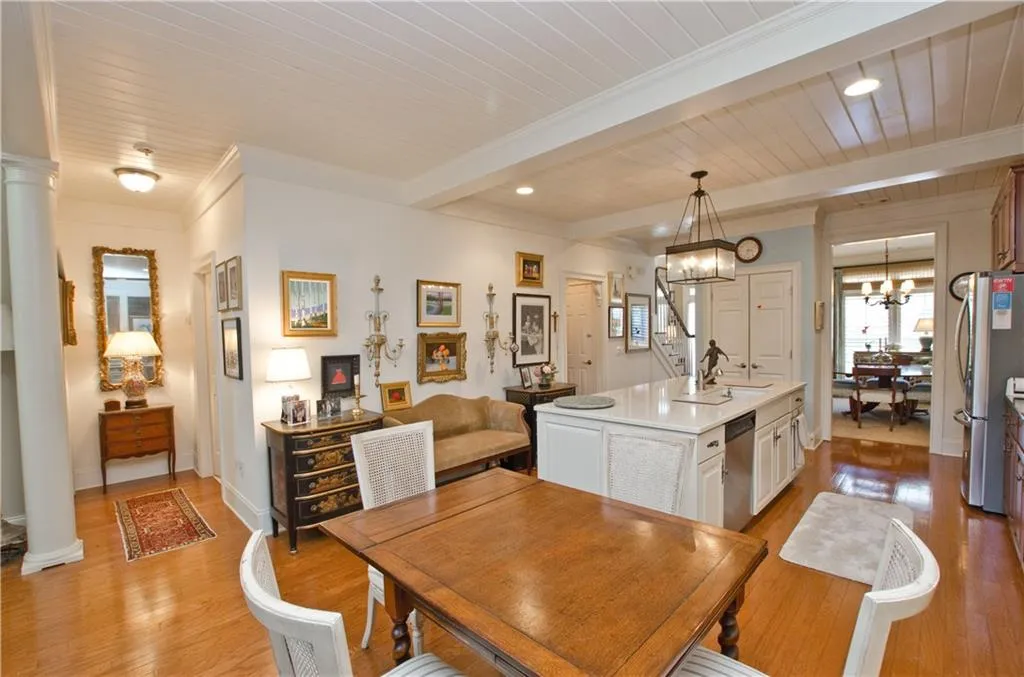 188 Mystic Court, Atlanta, Georgia 30342, 3 Bedrooms Bedrooms, ,3 BathroomsBathrooms,Residential,Sold,188 Mystic Court,7209655