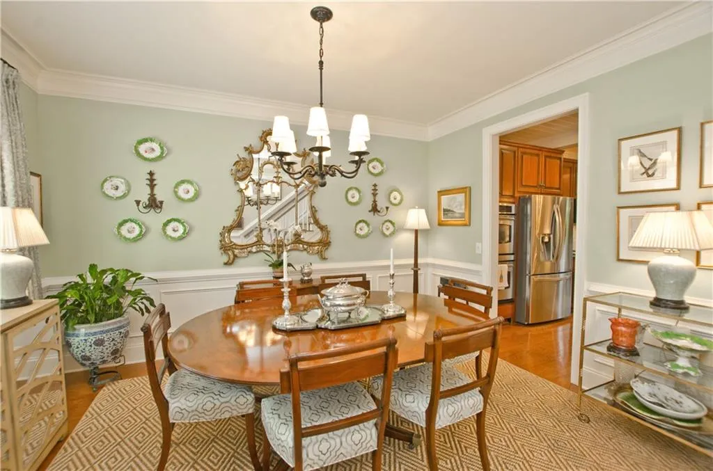 188 Mystic Court, Atlanta, Georgia 30342, 3 Bedrooms Bedrooms, ,3 BathroomsBathrooms,Residential,Sold,188 Mystic Court,7209655