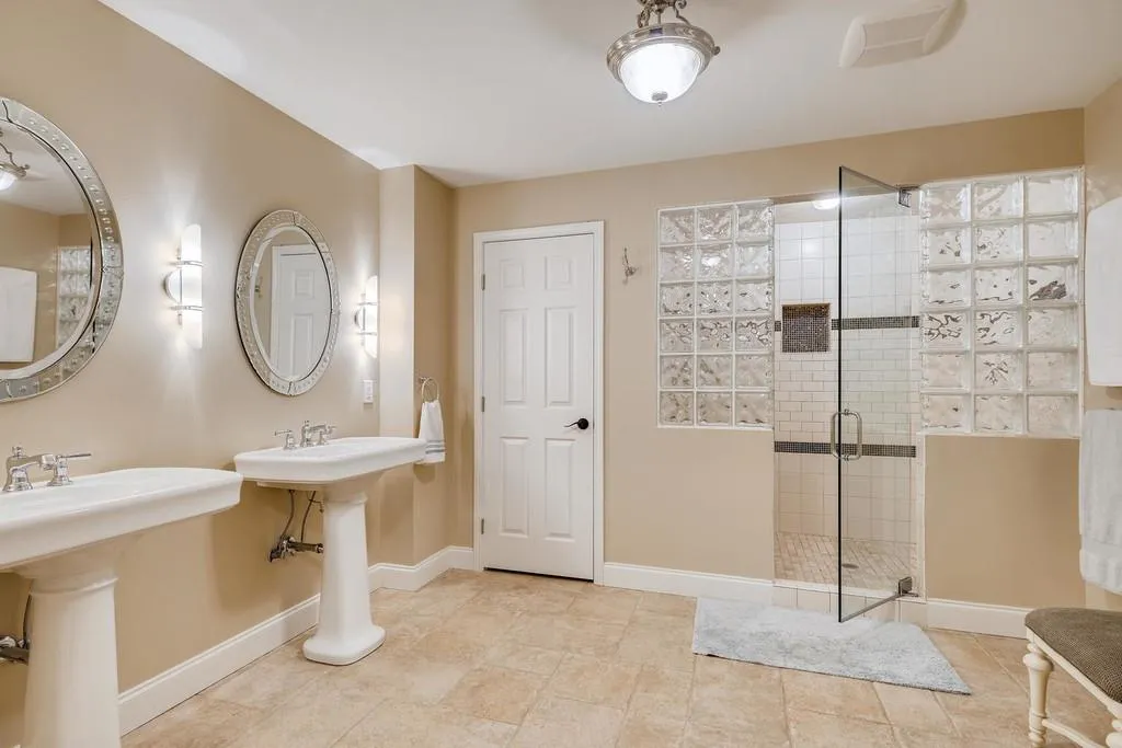 610 Enclave Circle, Sandy Springs, Georgia 30342, 5 Bedrooms Bedrooms, ,4 BathroomsBathrooms,Residential,Sold,610 Enclave Circle,6683545