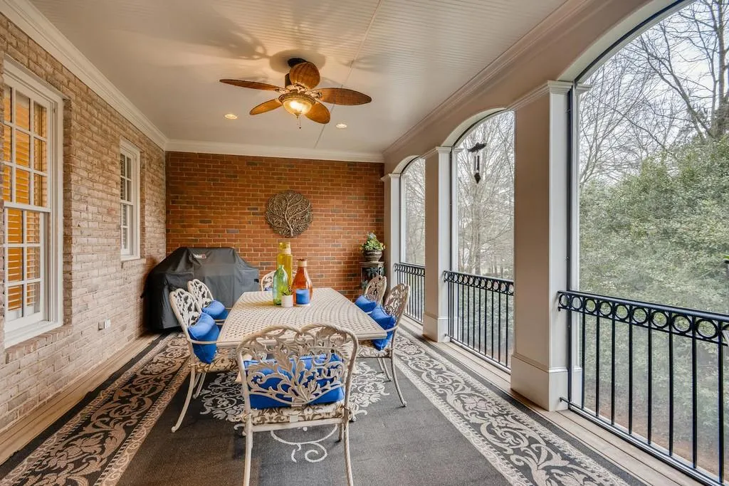 610 Enclave Circle, Sandy Springs, Georgia 30342, 5 Bedrooms Bedrooms, ,4 BathroomsBathrooms,Residential,Sold,610 Enclave Circle,6683545