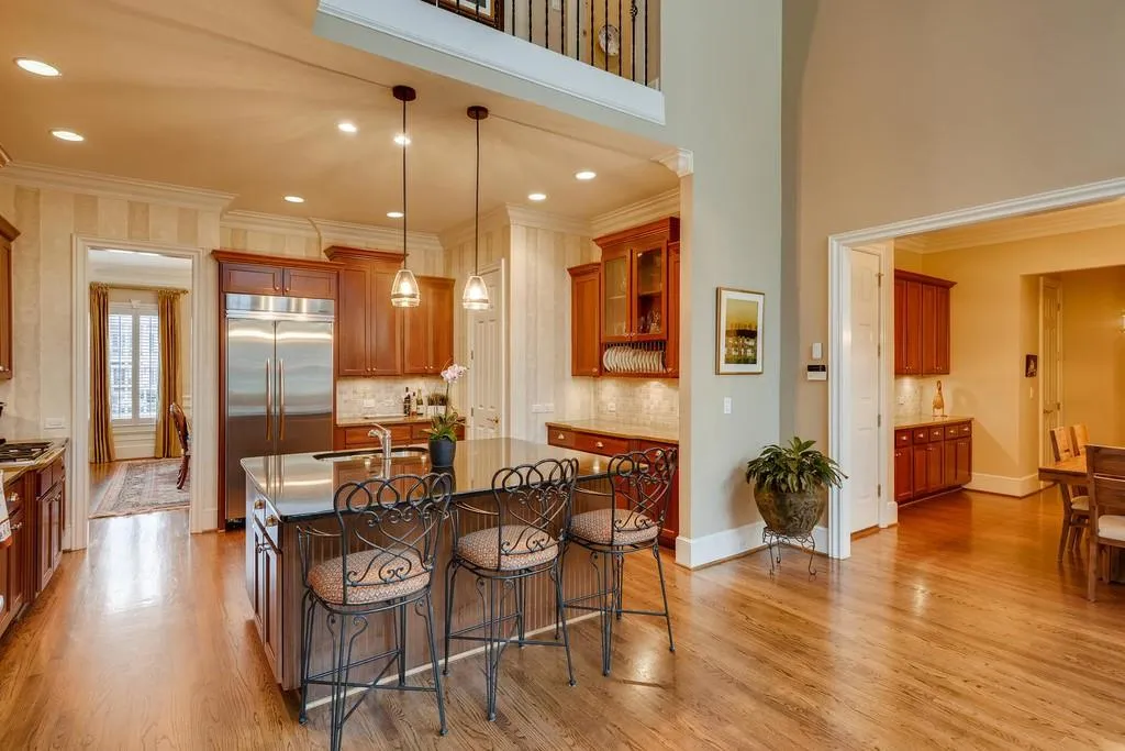 610 Enclave Circle, Sandy Springs, Georgia 30342, 5 Bedrooms Bedrooms, ,4 BathroomsBathrooms,Residential,Sold,610 Enclave Circle,6683545