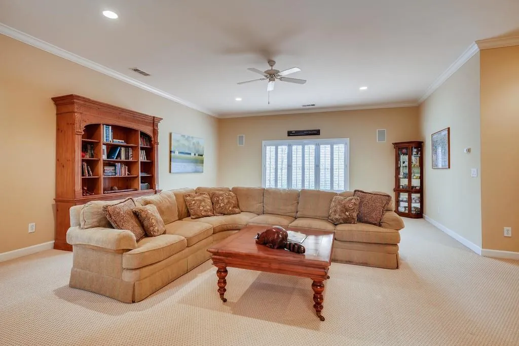 610 Enclave Circle, Sandy Springs, Georgia 30342, 5 Bedrooms Bedrooms, ,4 BathroomsBathrooms,Residential,Sold,610 Enclave Circle,6683545