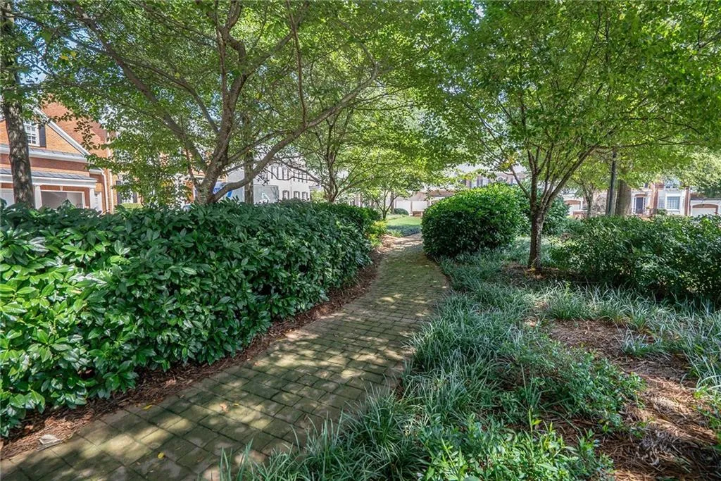 610 Enclave Circle, Sandy Springs, Georgia 30342, 5 Bedrooms Bedrooms, ,4 BathroomsBathrooms,Residential,Sold,610 Enclave Circle,6683545