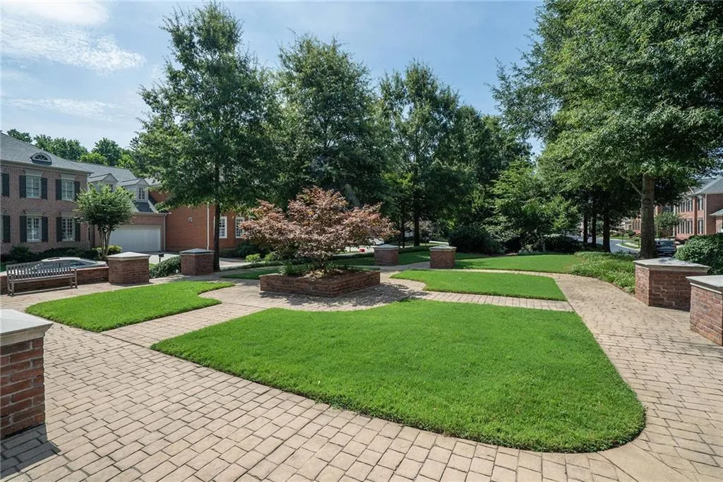 610 Enclave Circle, Sandy Springs, Georgia 30342, 5 Bedrooms Bedrooms, ,4 BathroomsBathrooms,Residential,Sold,610 Enclave Circle,6683545
