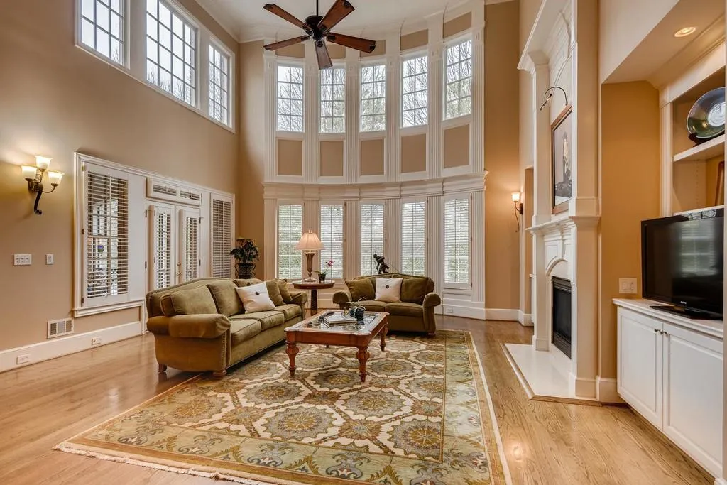 610 Enclave Circle, Sandy Springs, Georgia 30342, 5 Bedrooms Bedrooms, ,4 BathroomsBathrooms,Residential,Sold,610 Enclave Circle,6683545