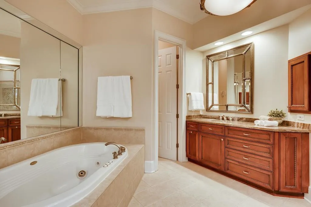 610 Enclave Circle, Sandy Springs, Georgia 30342, 5 Bedrooms Bedrooms, ,4 BathroomsBathrooms,Residential,Sold,610 Enclave Circle,6683545
