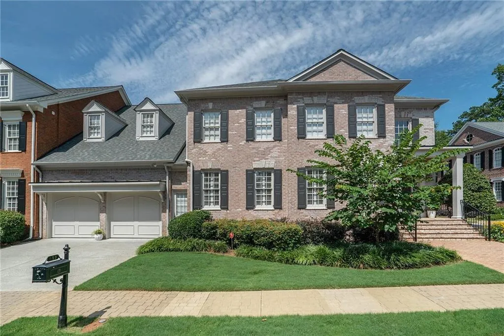 610 Enclave Circle, Sandy Springs, Georgia 30342, 5 Bedrooms Bedrooms, ,4 BathroomsBathrooms,Residential,Sold,610 Enclave Circle,6683545