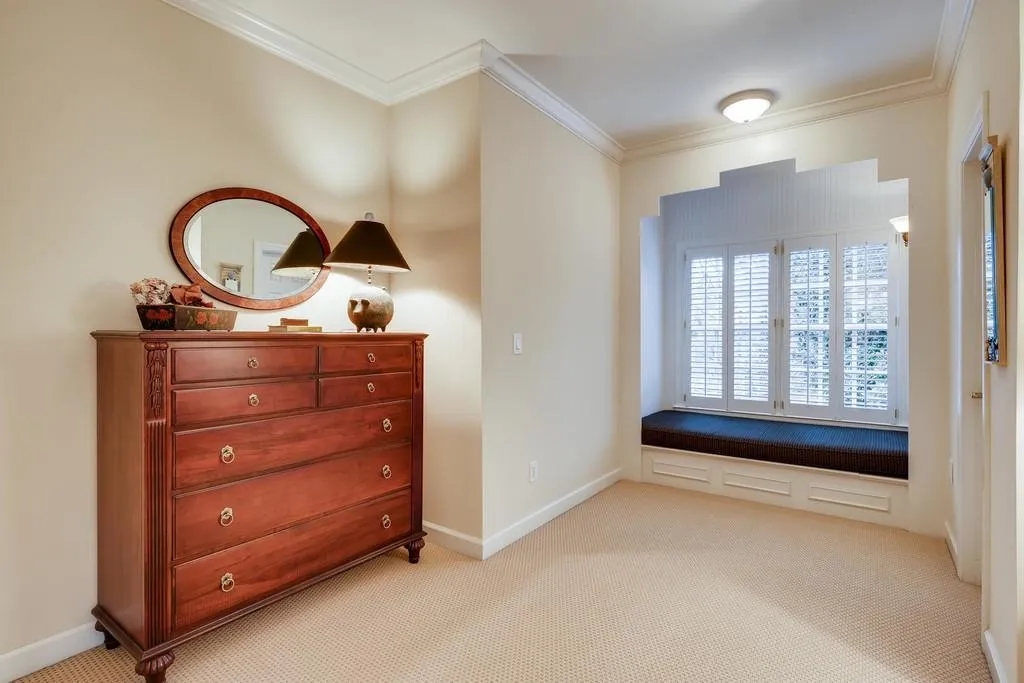 610 Enclave Circle, Sandy Springs, Georgia 30342, 5 Bedrooms Bedrooms, ,4 BathroomsBathrooms,Residential,Sold,610 Enclave Circle,6683545