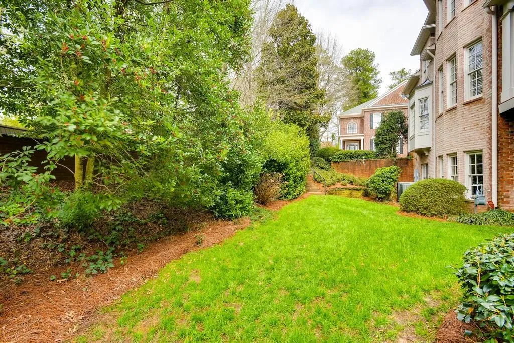 610 Enclave Circle, Sandy Springs, Georgia 30342, 5 Bedrooms Bedrooms, ,4 BathroomsBathrooms,Residential,Sold,610 Enclave Circle,6683545