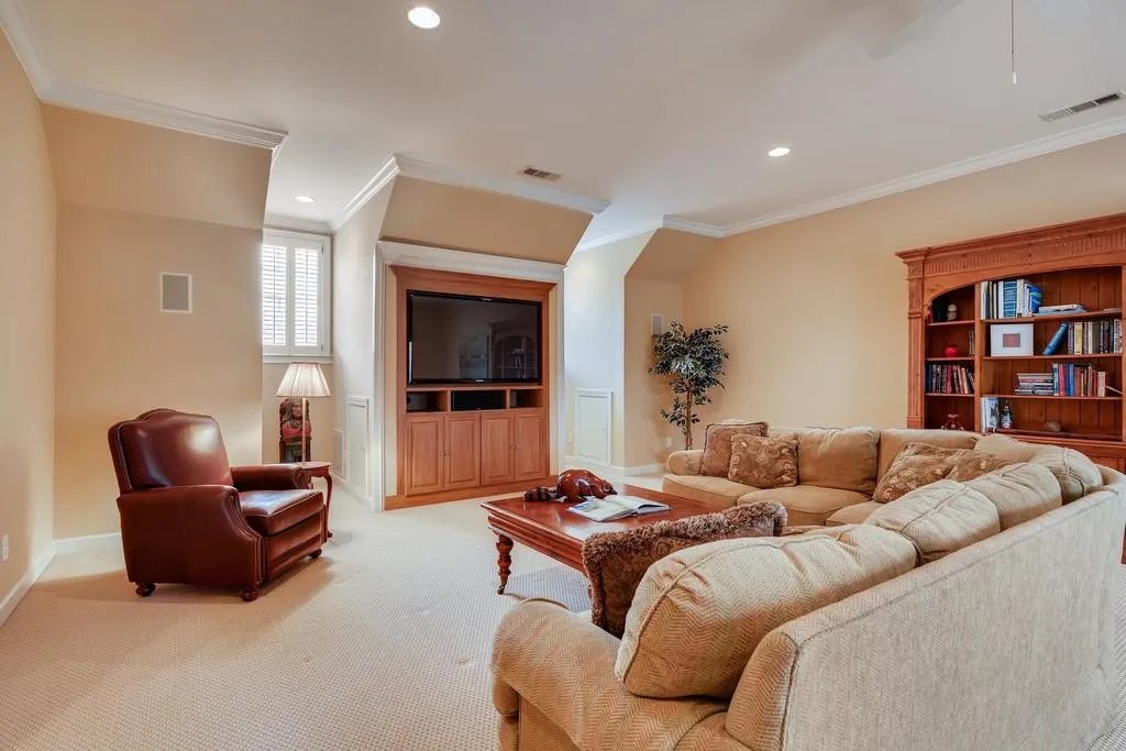 610 Enclave Circle, Sandy Springs, Georgia 30342, 5 Bedrooms Bedrooms, ,4 BathroomsBathrooms,Residential,Sold,610 Enclave Circle,6683545