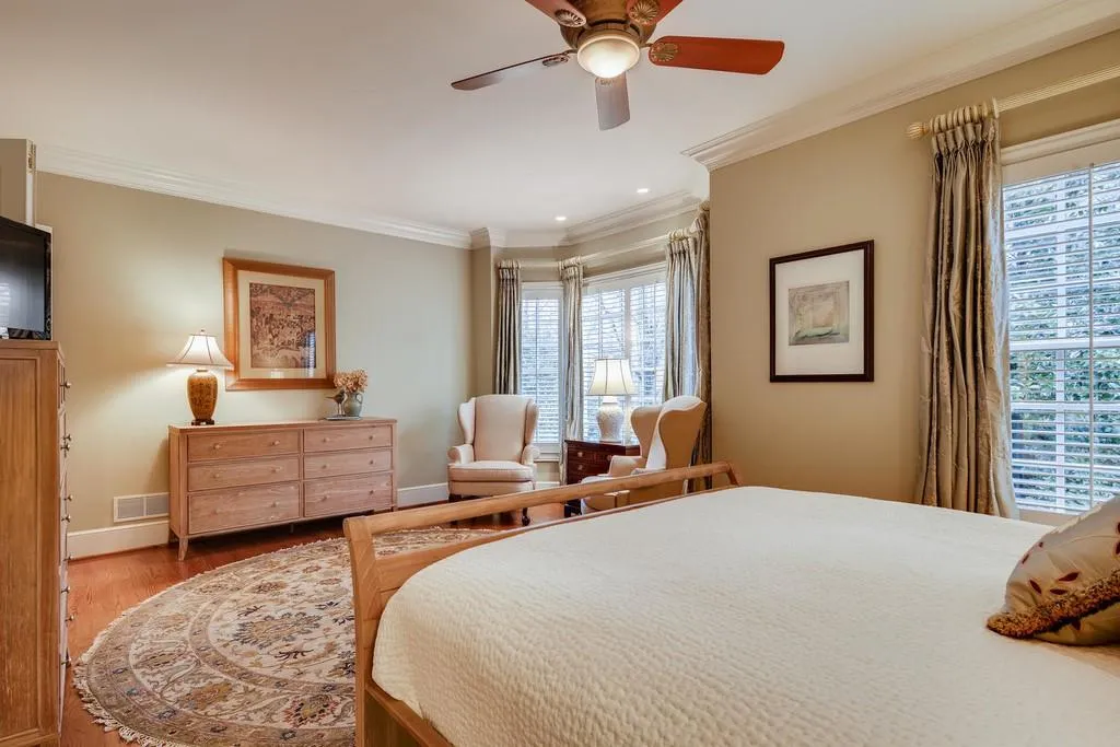 610 Enclave Circle, Sandy Springs, Georgia 30342, 5 Bedrooms Bedrooms, ,4 BathroomsBathrooms,Residential,Sold,610 Enclave Circle,6683545