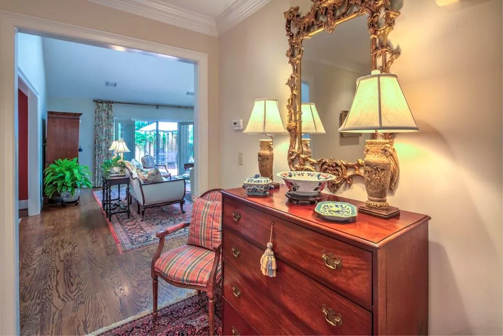 405 Greenlaurel Drive, Atlanta, Georgia 30342, 3 Bedrooms Bedrooms, ,3 BathroomsBathrooms,Residential,Sold,405 Greenlaurel Drive,5871769