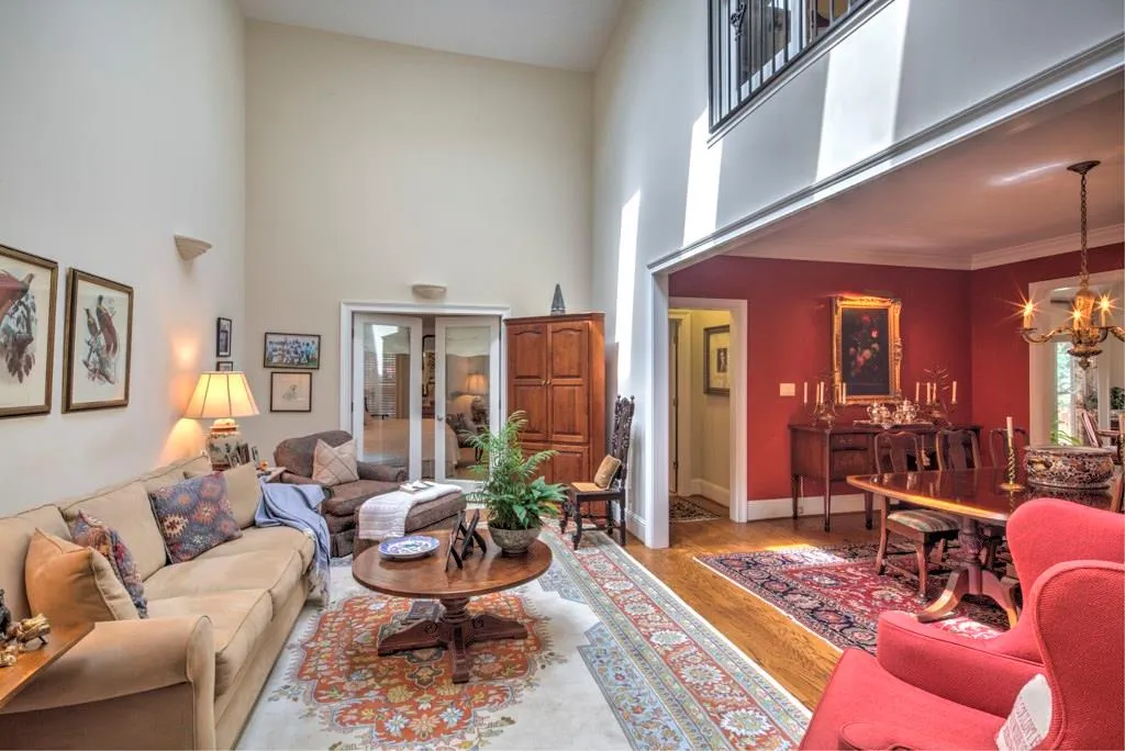 405 Greenlaurel Drive, Atlanta, Georgia 30342, 3 Bedrooms Bedrooms, ,3 BathroomsBathrooms,Residential,Sold,405 Greenlaurel Drive,5871769