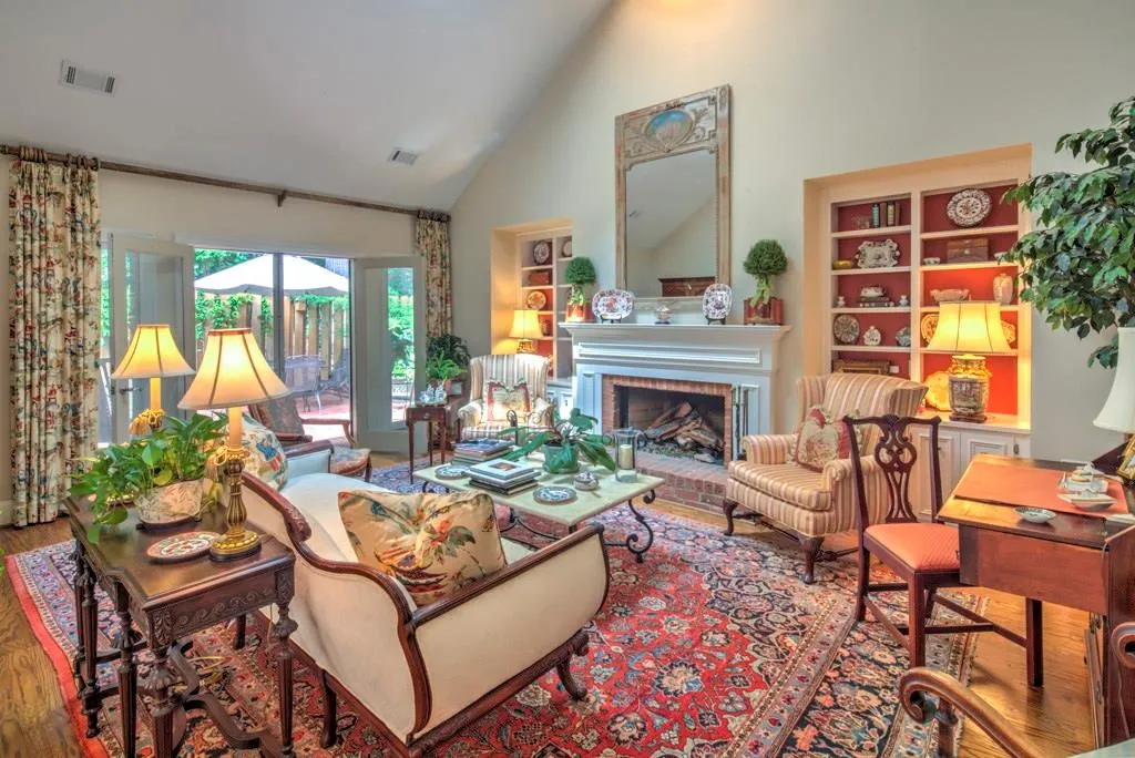 405 Greenlaurel Drive, Atlanta, Georgia 30342, 3 Bedrooms Bedrooms, ,3 BathroomsBathrooms,Residential,Sold,405 Greenlaurel Drive,5871769