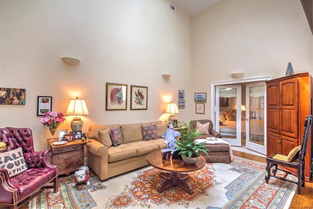 405 Greenlaurel Drive, Atlanta, Georgia 30342, 3 Bedrooms Bedrooms, ,3 BathroomsBathrooms,Residential,Sold,405 Greenlaurel Drive,5871769