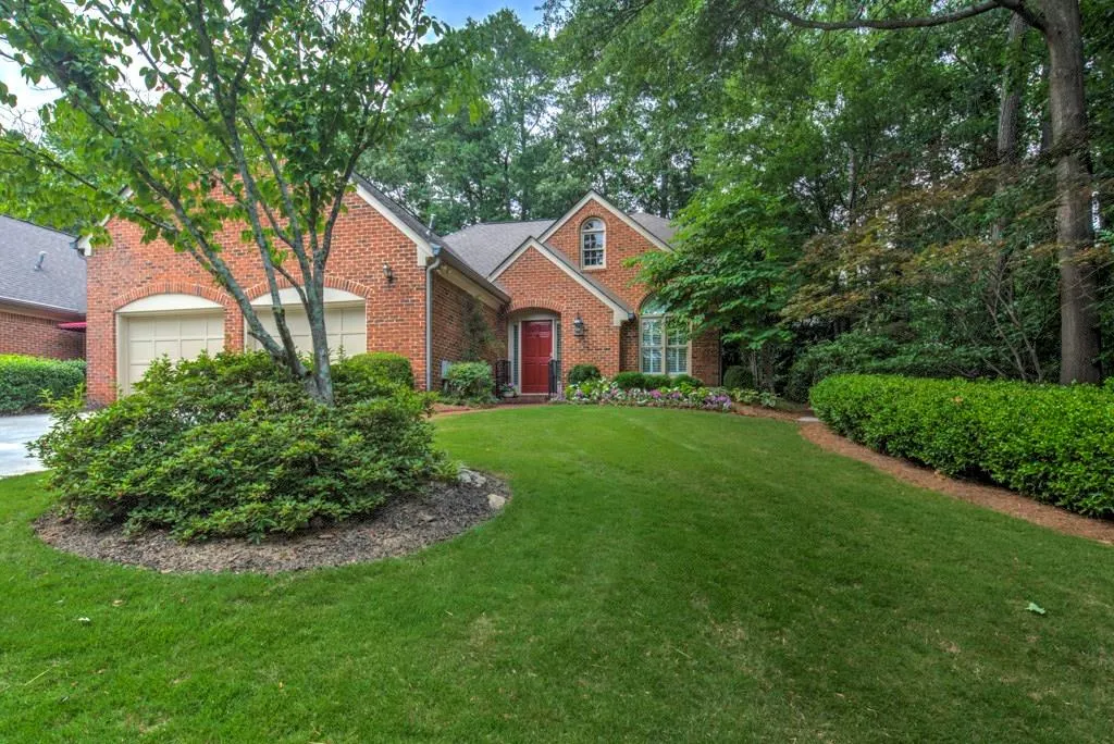 405 Greenlaurel Drive, Atlanta, Georgia 30342, 3 Bedrooms Bedrooms, ,3 BathroomsBathrooms,Residential,Sold,405 Greenlaurel Drive,5871769