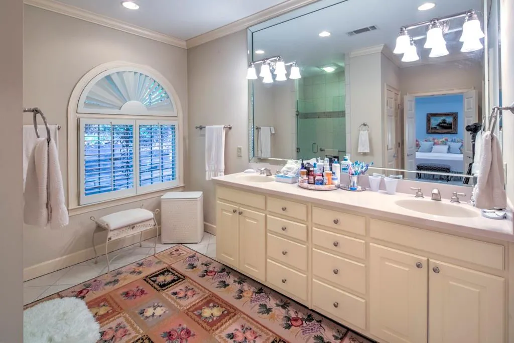 405 Greenlaurel Drive, Atlanta, Georgia 30342, 3 Bedrooms Bedrooms, ,3 BathroomsBathrooms,Residential,Sold,405 Greenlaurel Drive,5871769