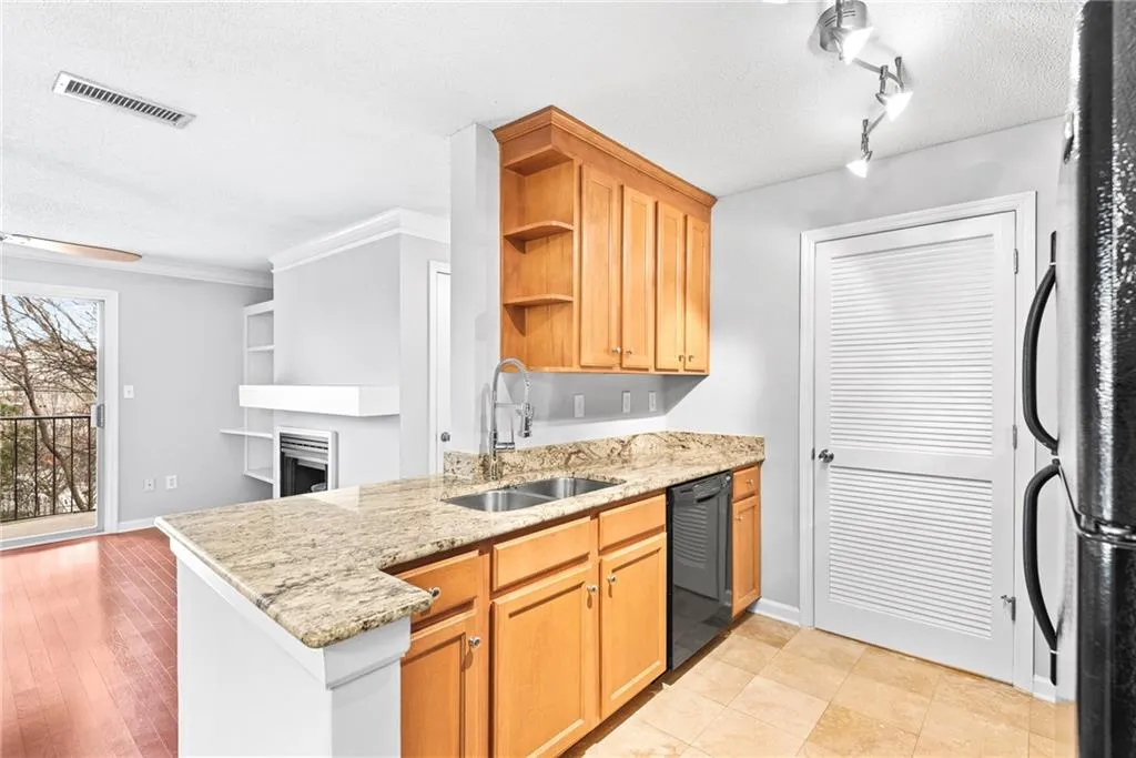 543 Granville Court, Sandy Springs, Georgia 30328, 1 Bedroom Bedrooms, ,1 BathroomBathrooms,Residential,Sold,543 Granville Court,6844295