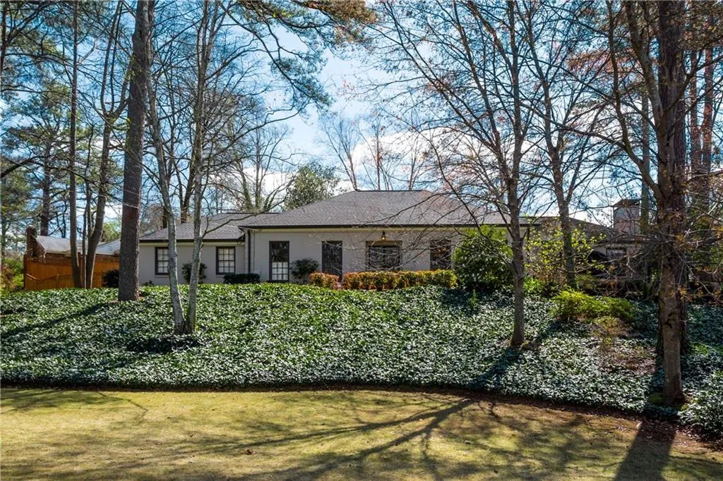 6440 Vernon Woods Drive, Atlanta, Georgia 30328, 3 Bedrooms Bedrooms, ,2 BathroomsBathrooms,Residential,Sold,6440 Vernon Woods Drive,5816888