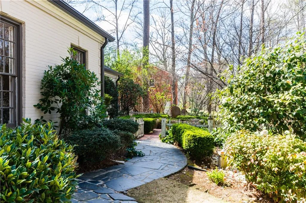 6440 Vernon Woods Drive, Atlanta, Georgia 30328, 3 Bedrooms Bedrooms, ,2 BathroomsBathrooms,Residential,Sold,6440 Vernon Woods Drive,5816888