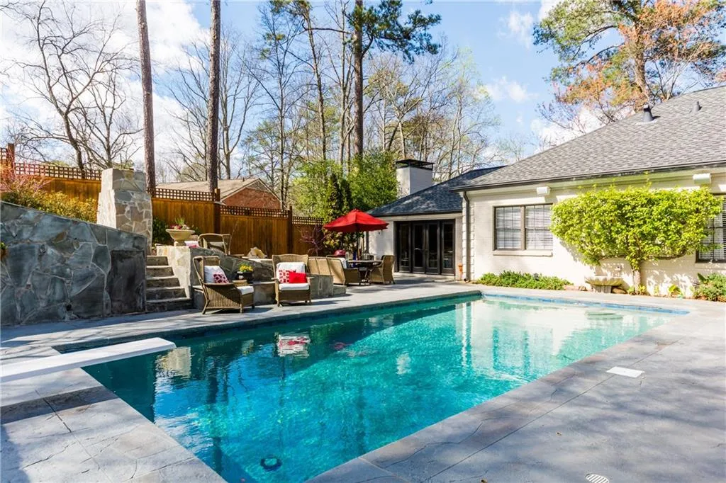 6440 Vernon Woods Drive, Atlanta, Georgia 30328, 3 Bedrooms Bedrooms, ,2 BathroomsBathrooms,Residential,Sold,6440 Vernon Woods Drive,5816888