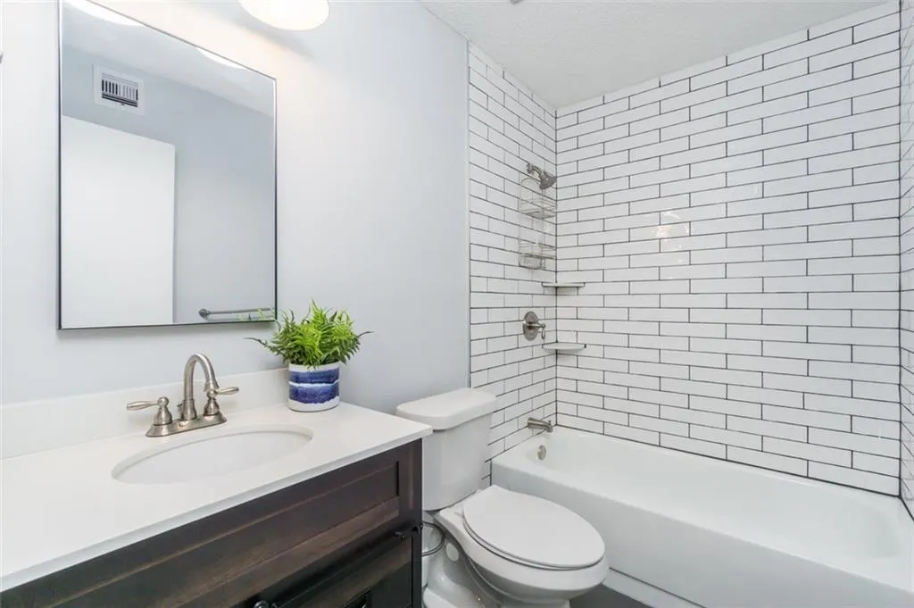 2015 Huntingdon Chase, Sandy Springs, Georgia 30350, 2 Bedrooms Bedrooms, ,2 BathroomsBathrooms,Residential,Sold,2015 Huntingdon Chase,7063392 2015 Huntingdon Chase, Sandy Springs, Georgia 30350, 2 Bedrooms Bedrooms, ,2 BathroomsBathrooms,Residential,Sold,2015 Huntingdon Chase,7063392