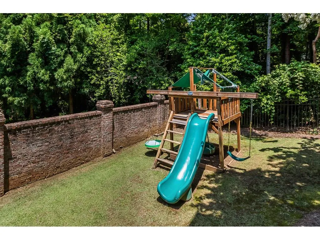 740 Estate Way, Atlanta, Georgia 30319, 5 Bedrooms Bedrooms, ,5 BathroomsBathrooms,Residential,Sold,740 Estate Way,6047588