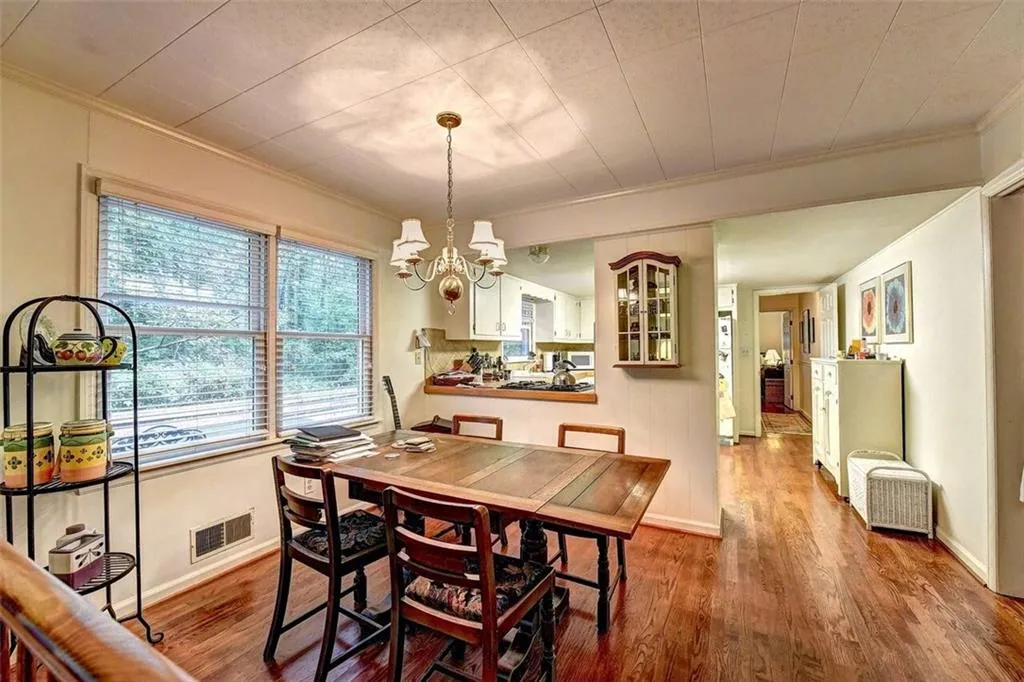 7435 Twin Branch Road, Sandy Springs, Georgia 30328, 5 Bedrooms Bedrooms, ,4 BathroomsBathrooms,Residential,Sold,7435 Twin Branch Road,6088127