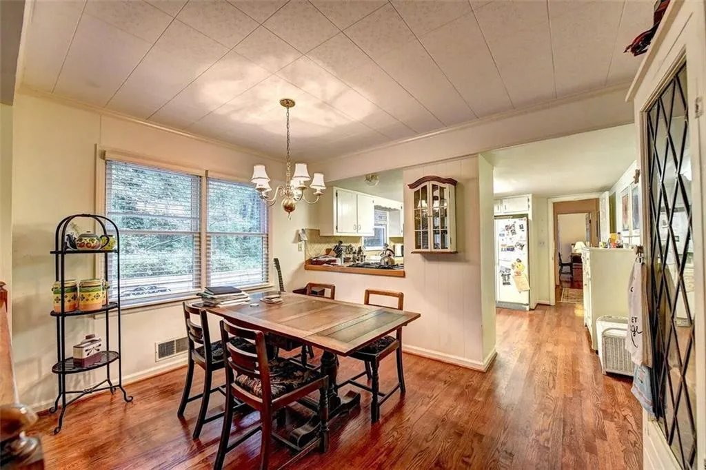 7435 Twin Branch Road, Sandy Springs, Georgia 30328, 5 Bedrooms Bedrooms, ,4 BathroomsBathrooms,Residential,Sold,7435 Twin Branch Road,6088127