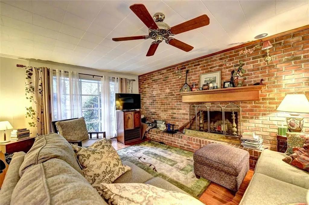 7435 Twin Branch Road, Sandy Springs, Georgia 30328, 5 Bedrooms Bedrooms, ,4 BathroomsBathrooms,Residential,Sold,7435 Twin Branch Road,6088127