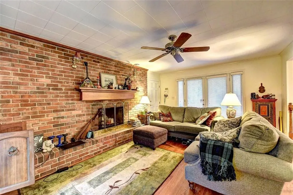 7435 Twin Branch Road, Sandy Springs, Georgia 30328, 5 Bedrooms Bedrooms, ,4 BathroomsBathrooms,Residential,Sold,7435 Twin Branch Road,6088127