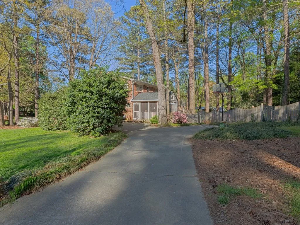 6503 Whispering Trail, Atlanta, Georgia 30328, 5 Bedrooms Bedrooms, ,3 BathroomsBathrooms,Residential,Sold,6503 Whispering Trail,5669143