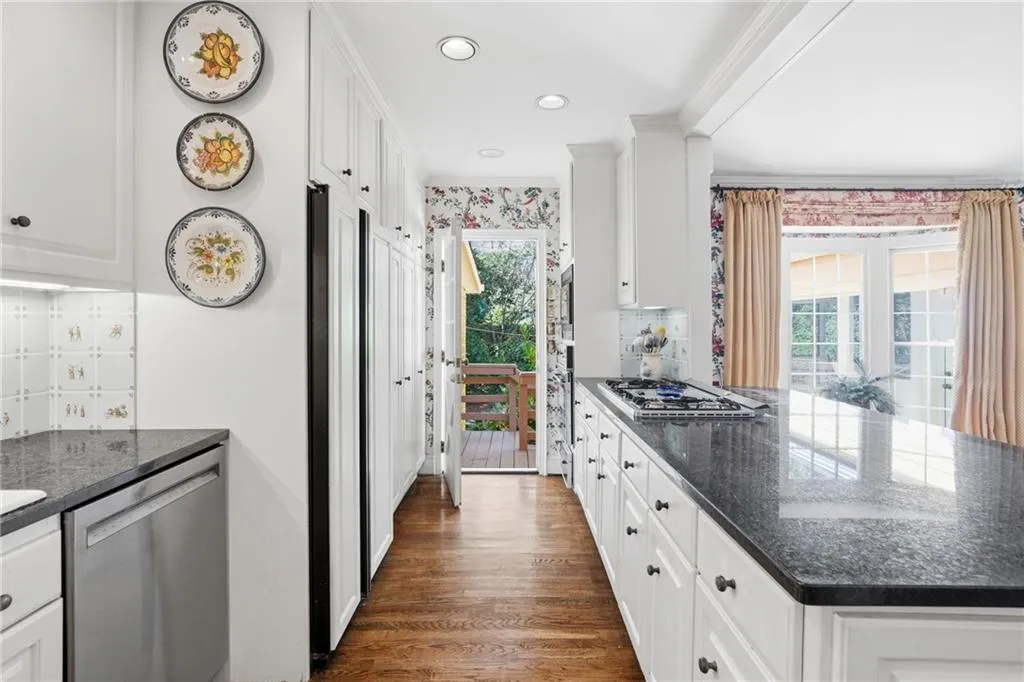 547 Spring Valley Road Nw, Atlanta, Georgia 30318, 4 Bedrooms Bedrooms, 0 ,5 BathroomsBathrooms,Residential,Sold,547 Spring Valley Road Nw,7731910