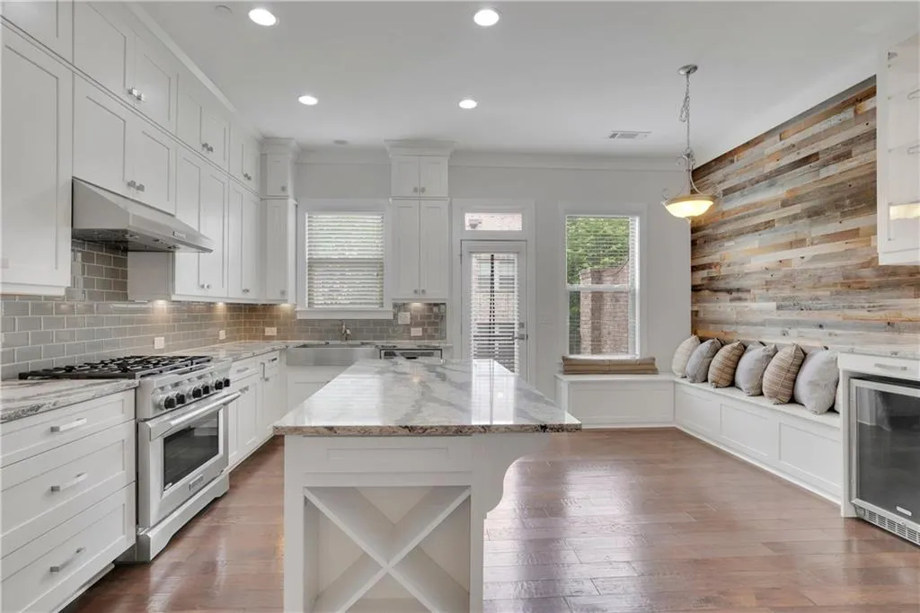 64 Yorkshire Place, Atlanta, Georgia 30328, 3 Bedrooms Bedrooms, ,3 BathroomsBathrooms,Residential,Sold,64 Yorkshire Place,7208282