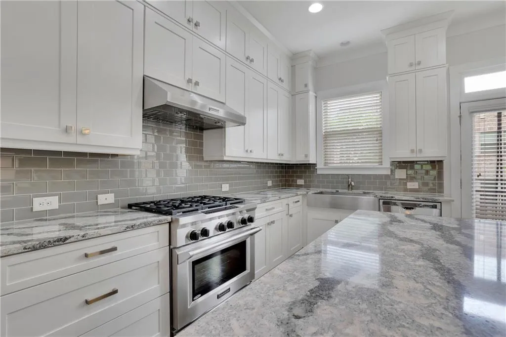 64 Yorkshire Place, Atlanta, Georgia 30328, 3 Bedrooms Bedrooms, ,3 BathroomsBathrooms,Residential,Sold,64 Yorkshire Place,7208282