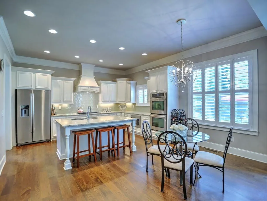 475 Glencourtney Drive, Sandy Springs, Georgia 30328, 6 Bedrooms Bedrooms, ,5 BathroomsBathrooms,Residential,Sold,475 Glencourtney Drive,6595597