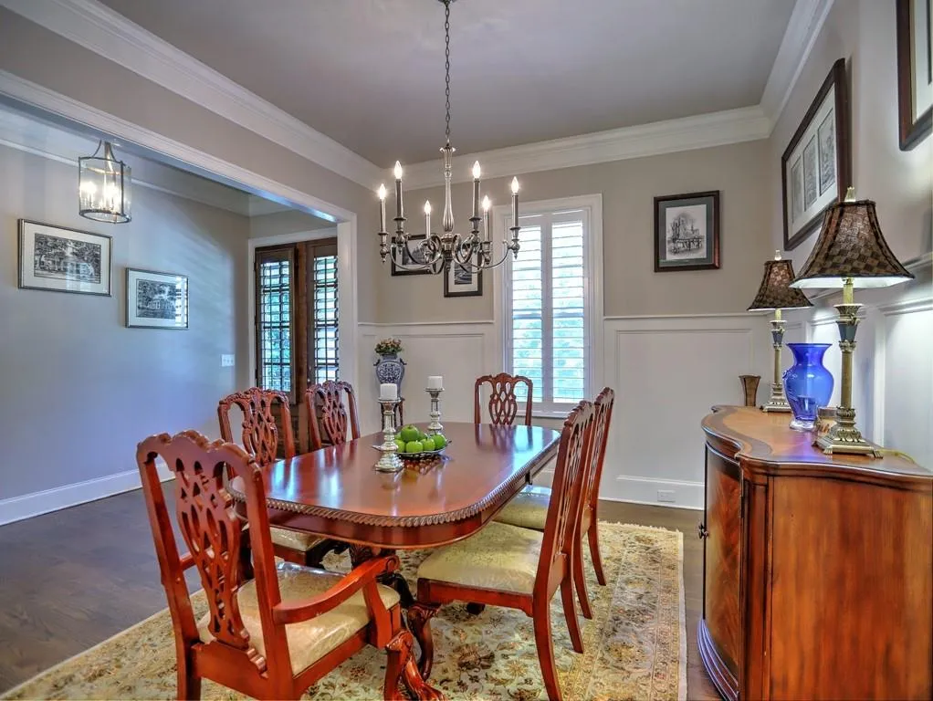 475 Glencourtney Drive, Sandy Springs, Georgia 30328, 6 Bedrooms Bedrooms, ,5 BathroomsBathrooms,Residential,Sold,475 Glencourtney Drive,6595597