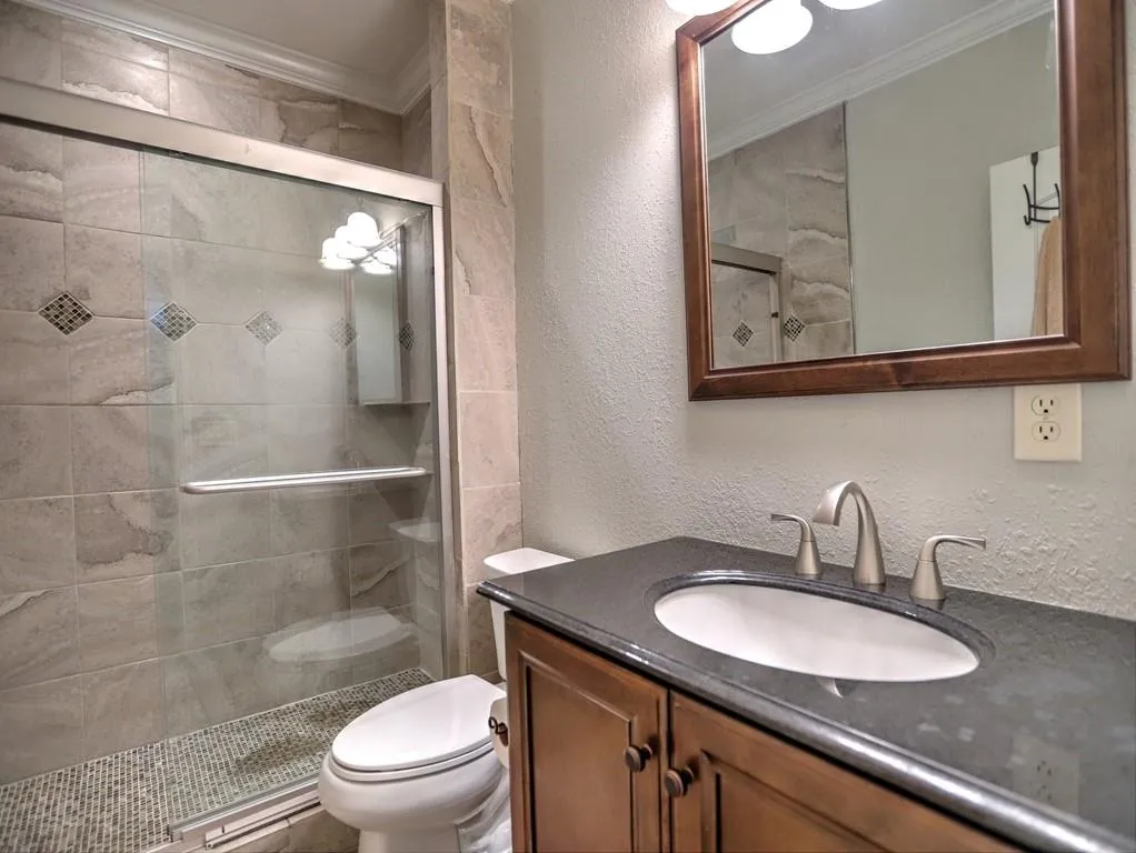 475 Glencourtney Drive, Sandy Springs, Georgia 30328, 6 Bedrooms Bedrooms, ,5 BathroomsBathrooms,Residential,Sold,475 Glencourtney Drive,6595597