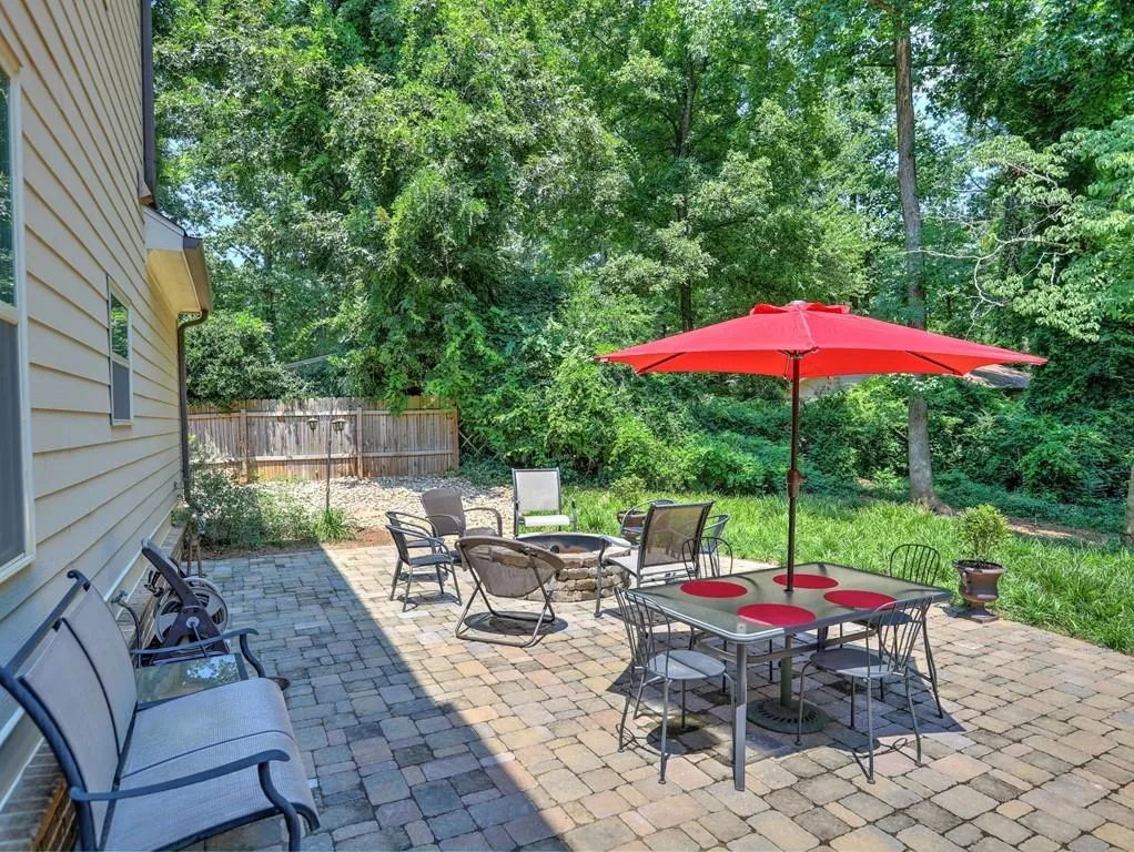 475 Glencourtney Drive, Sandy Springs, Georgia 30328, 6 Bedrooms Bedrooms, ,5 BathroomsBathrooms,Residential,Sold,475 Glencourtney Drive,6595597