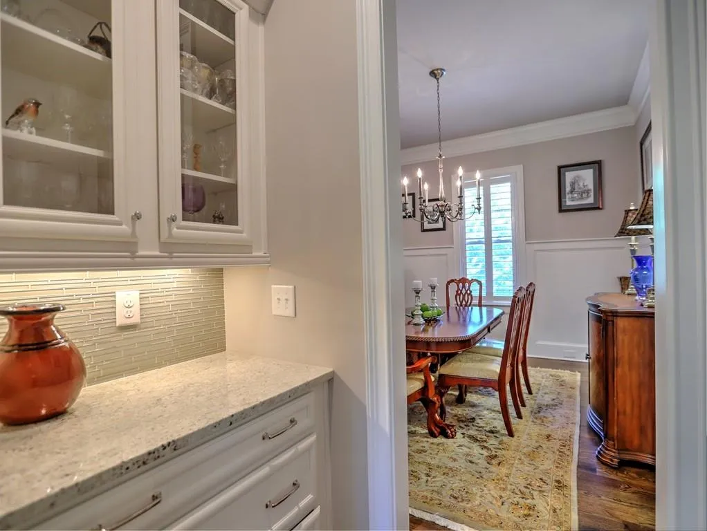 475 Glencourtney Drive, Sandy Springs, Georgia 30328, 6 Bedrooms Bedrooms, ,5 BathroomsBathrooms,Residential,Sold,475 Glencourtney Drive,6595597