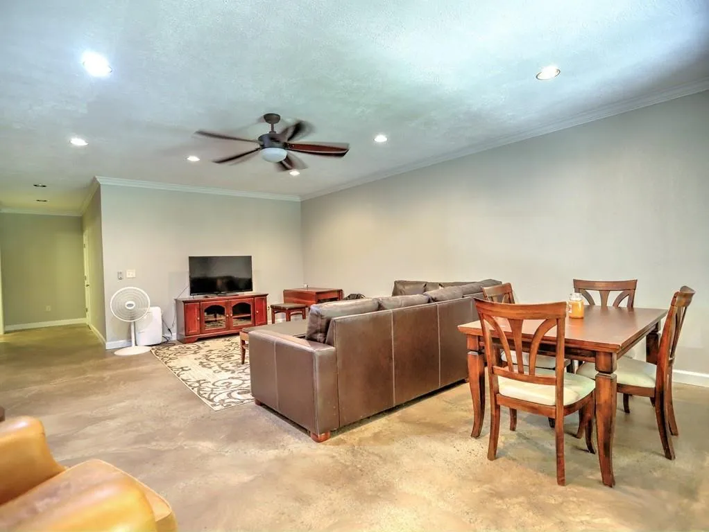 475 Glencourtney Drive, Sandy Springs, Georgia 30328, 6 Bedrooms Bedrooms, ,5 BathroomsBathrooms,Residential,Sold,475 Glencourtney Drive,6595597