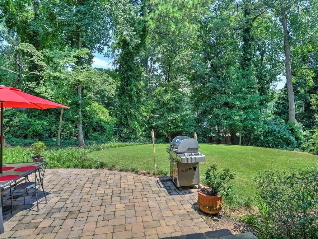 475 Glencourtney Drive, Sandy Springs, Georgia 30328, 6 Bedrooms Bedrooms, ,5 BathroomsBathrooms,Residential,Sold,475 Glencourtney Drive,6595597