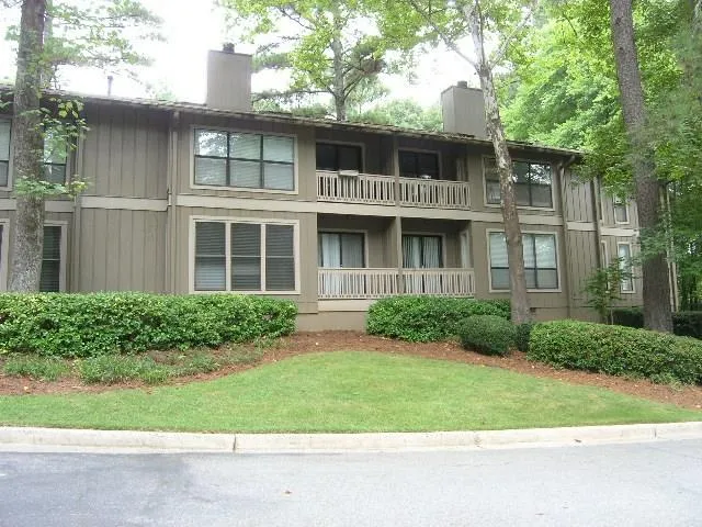 8740 Roswell Road Unit 3b, Sandy Springs, Georgia 30350, 3 Bedrooms Bedrooms, ,2 BathroomsBathrooms,Residential,Sold,8740 Roswell Road Unit 3b,5983033
