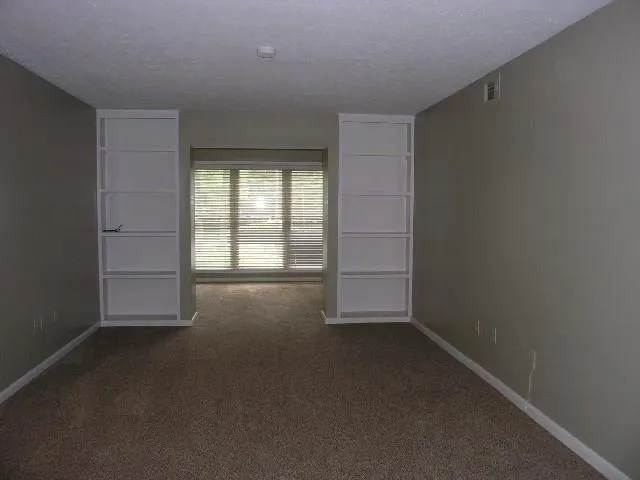 8740 Roswell Road Unit 3b, Sandy Springs, Georgia 30350, 3 Bedrooms Bedrooms, ,2 BathroomsBathrooms,Residential,Sold,8740 Roswell Road Unit 3b,5983033