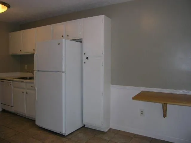 8740 Roswell Road Unit 3b, Sandy Springs, Georgia 30350, 3 Bedrooms Bedrooms, ,2 BathroomsBathrooms,Residential,Sold,8740 Roswell Road Unit 3b,5983033