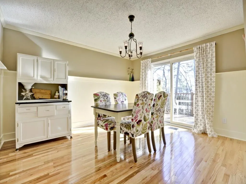 215 The South Chace Unit 215, Sandy Springs, Georgia 30328, 3 Bedrooms Bedrooms, ,2 BathroomsBathrooms,Residential,Sold,215 The South Chace Unit 215,5635842