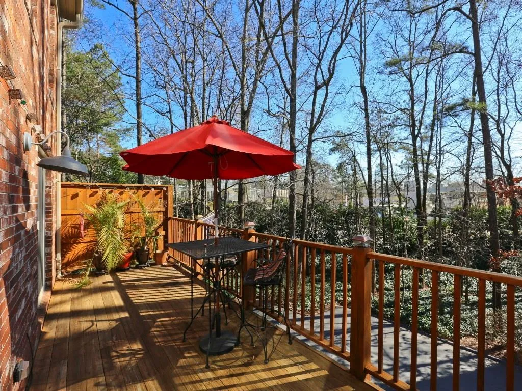 215 The South Chace Unit 215, Sandy Springs, Georgia 30328, 3 Bedrooms Bedrooms, ,2 BathroomsBathrooms,Residential,Sold,215 The South Chace Unit 215,5635842