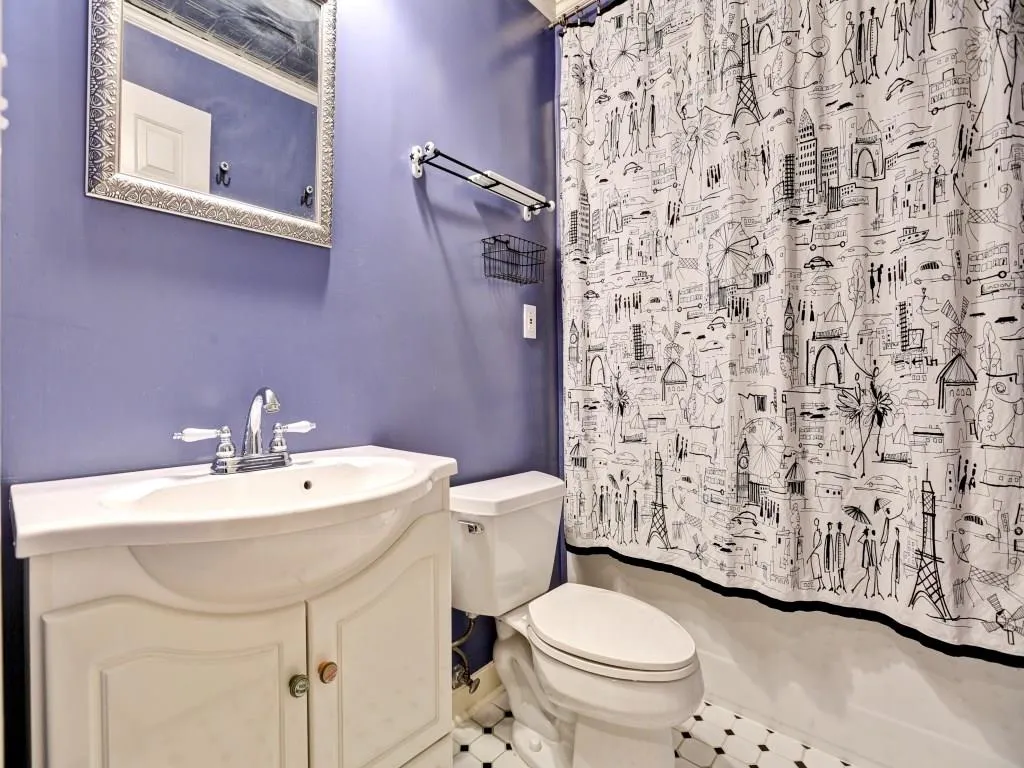 215 The South Chace Unit 215, Sandy Springs, Georgia 30328, 3 Bedrooms Bedrooms, ,2 BathroomsBathrooms,Residential,Sold,215 The South Chace Unit 215,5635842