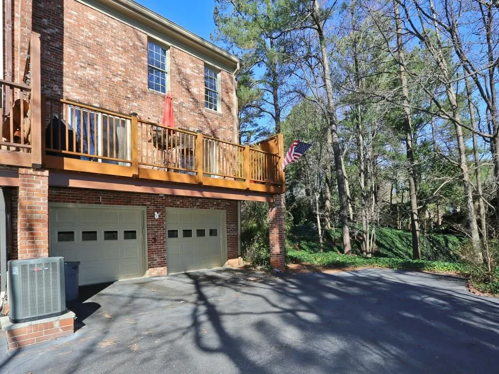 215 The South Chace Unit 215, Sandy Springs, Georgia 30328, 3 Bedrooms Bedrooms, ,2 BathroomsBathrooms,Residential,Sold,215 The South Chace Unit 215,5635842